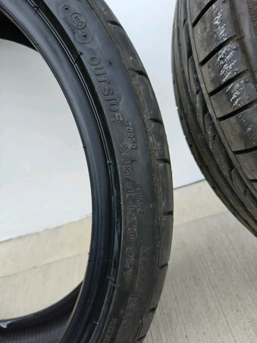 Bridgestone run flat tyres 245 35 R20 - Image 3