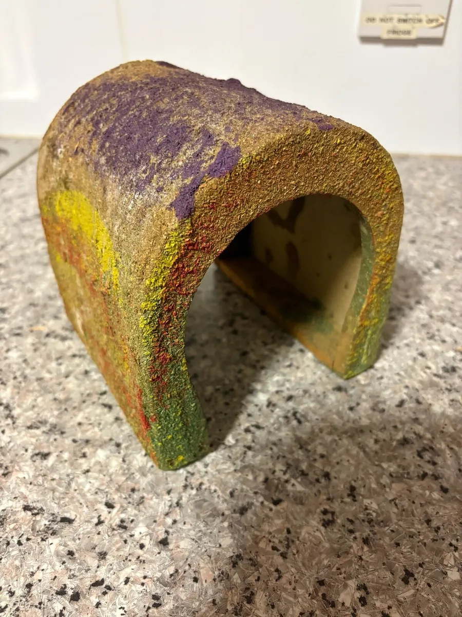 Castle feature and Model train scenery items - Image 2