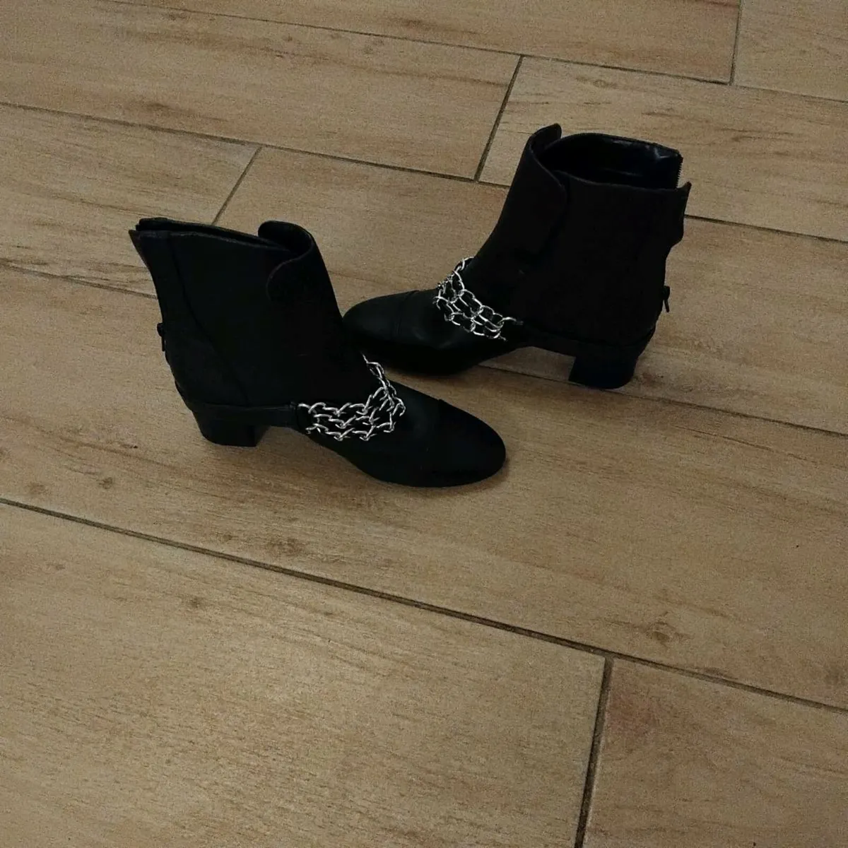 Ladies boots - Image 1