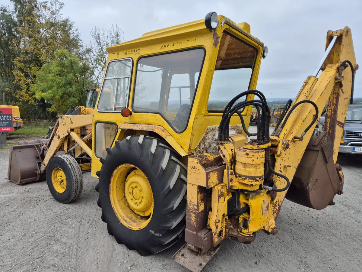 MF 50 Torc Digger Loader - Image 4