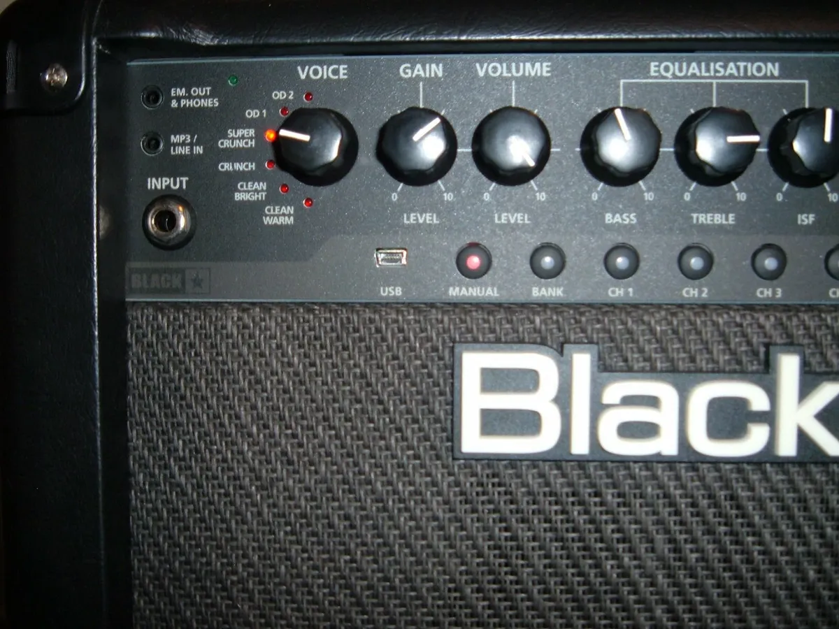 Guitar Amp + Pedal - Image 2