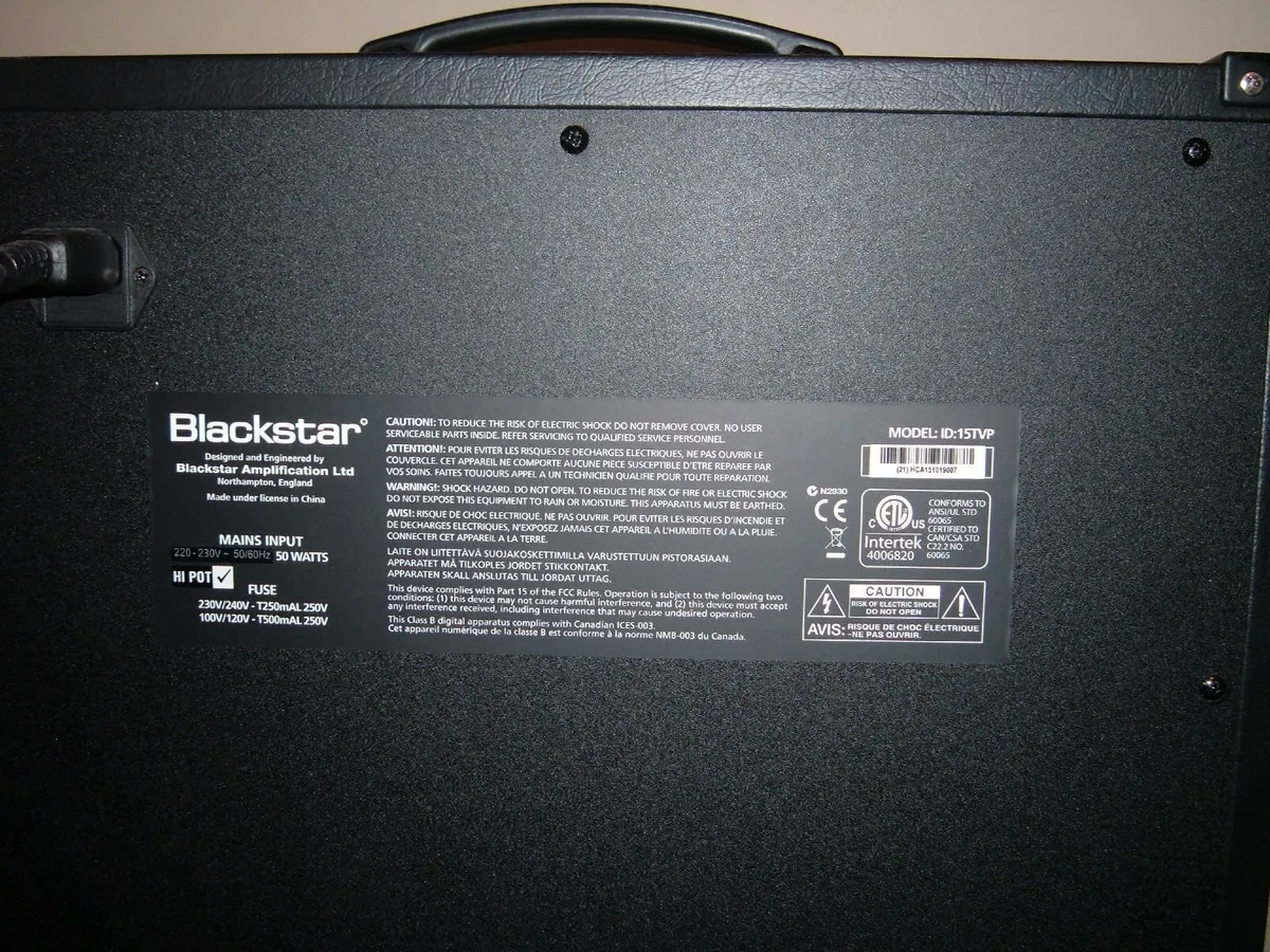 Guitar Amp + Pedal - Image 4