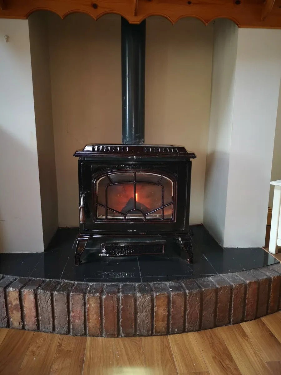 Ashling Stanley Solid Fuel Stove - Image 1