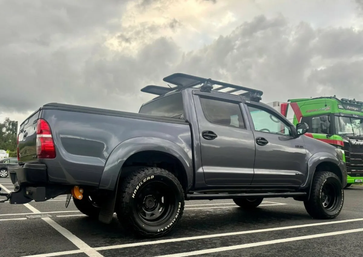 All terrain  + Mud terrain tyre - Image 1