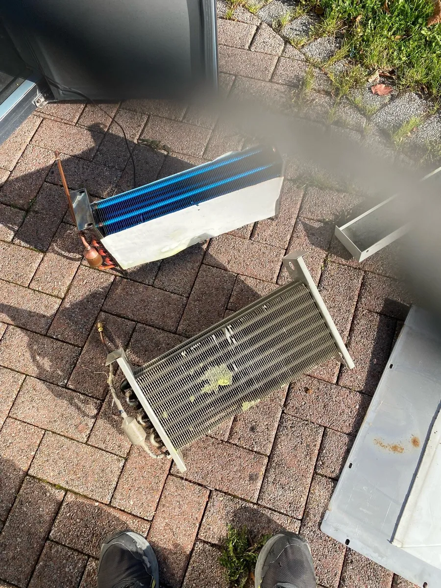 2 door counter fridge - Image 4