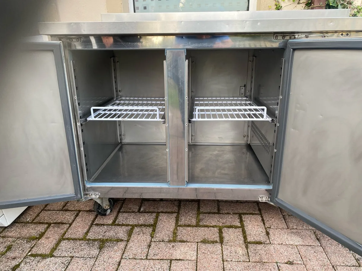2 door counter fridge - Image 2