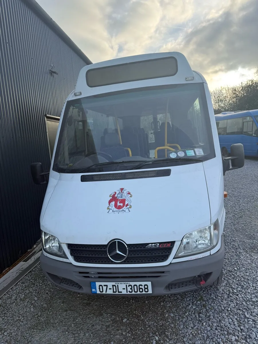 Minibus - Image 1