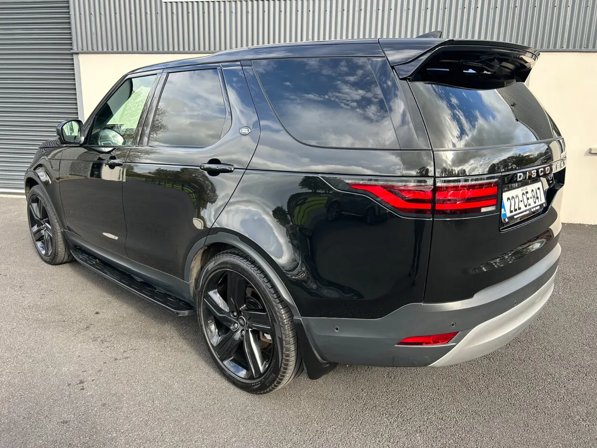 222 Land Rover Discovery 3.0 D300 SD6 HSE Comm - Image 3