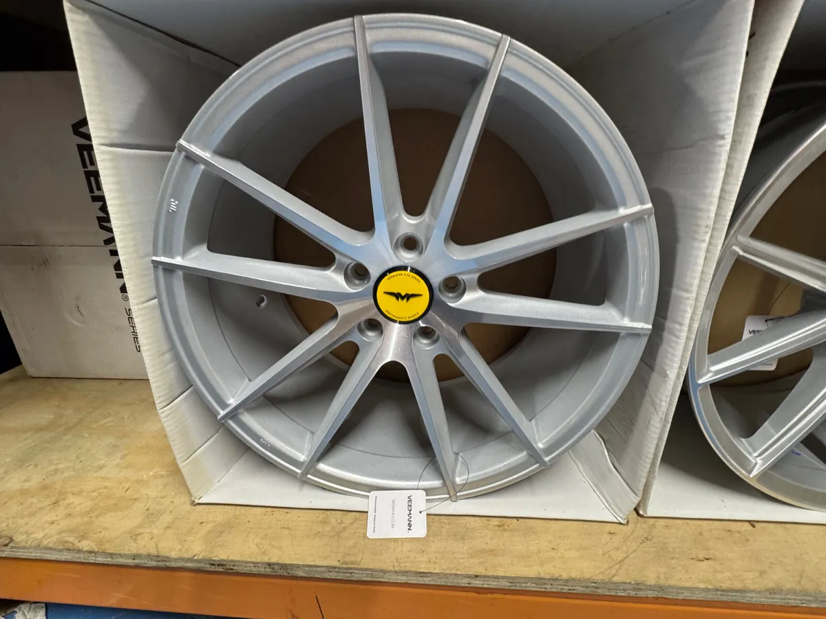 18” 8.0” 5x112 Veemann Vfs25