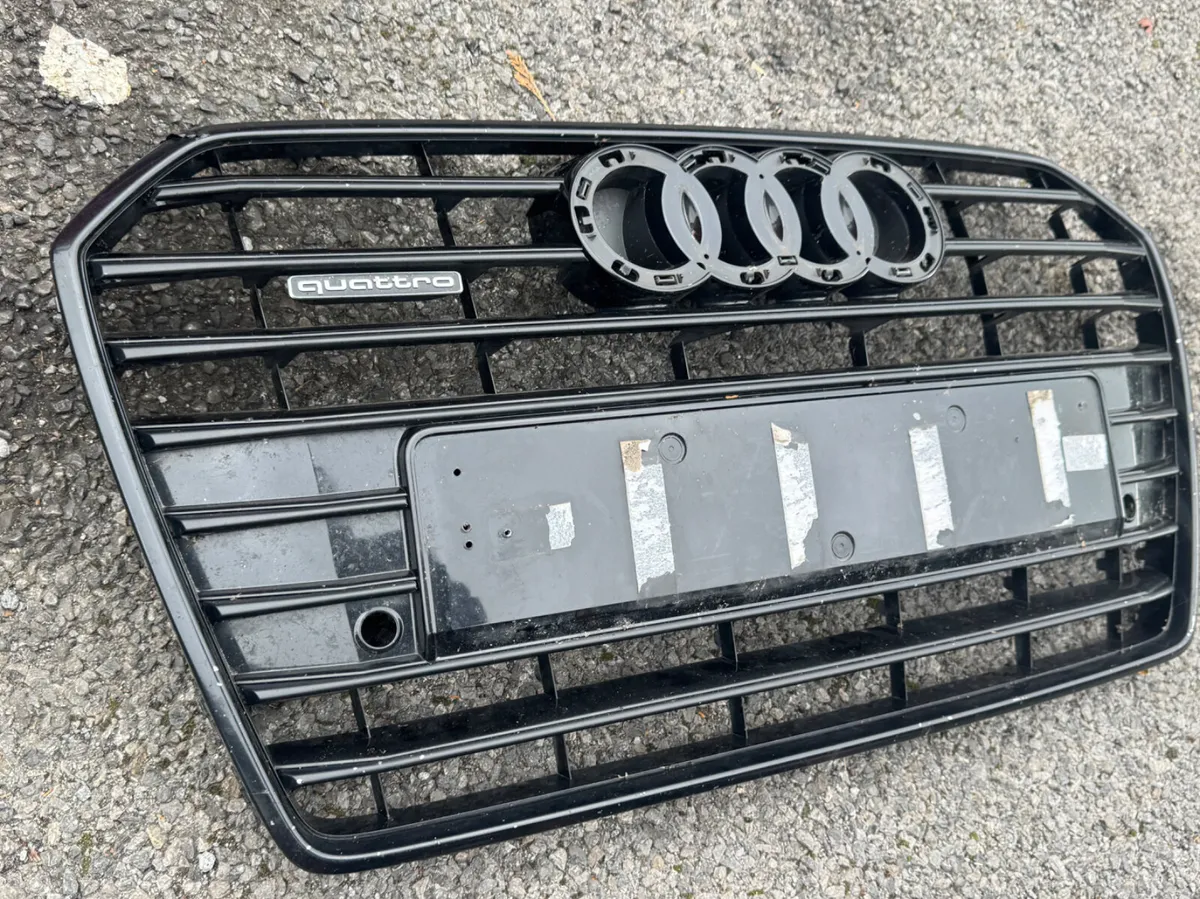 Audi grill a6 sline 15-17 model original - Image 1