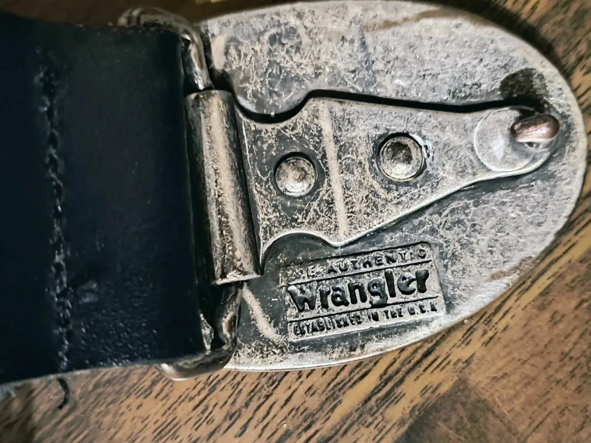 Wrangler cow Leather Belt  Antiqued  buckle - Image 2