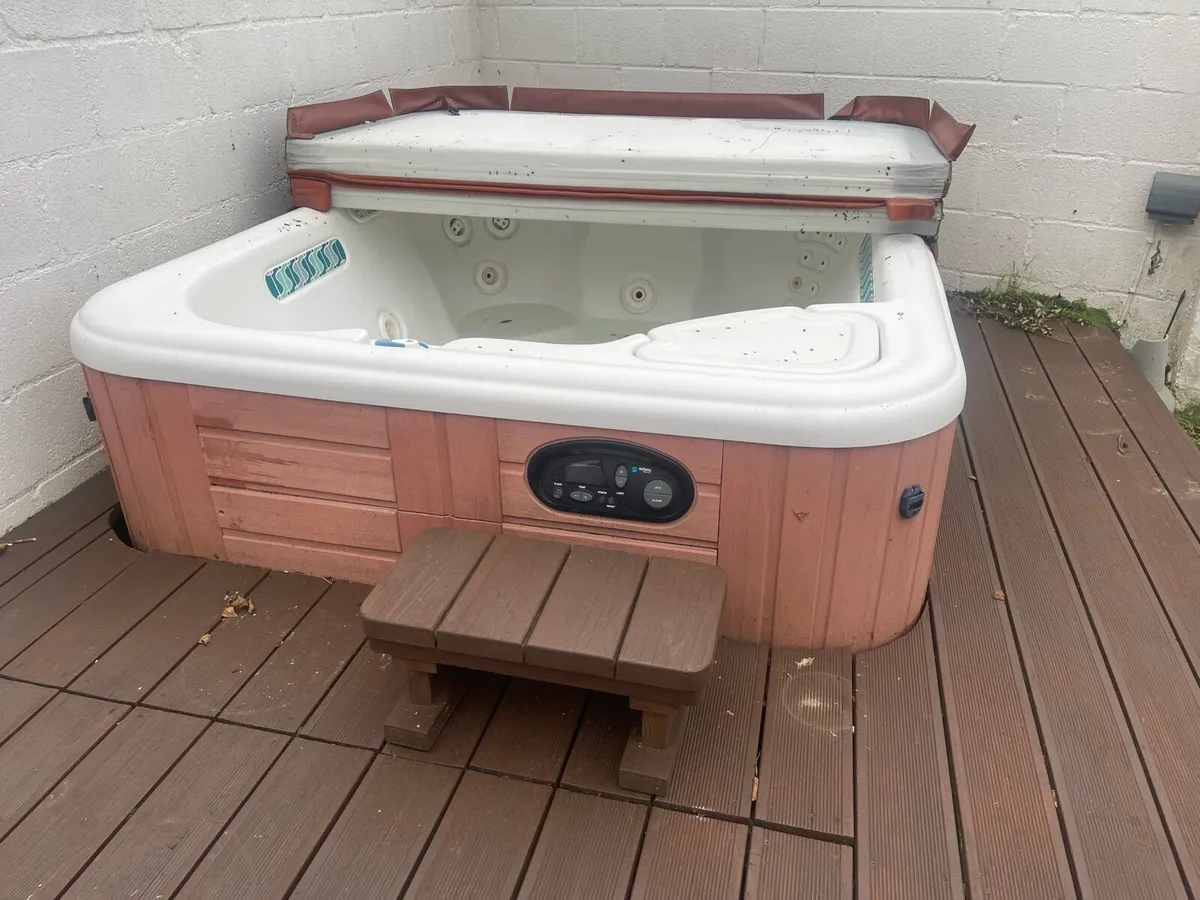 Hot tub - Image 2