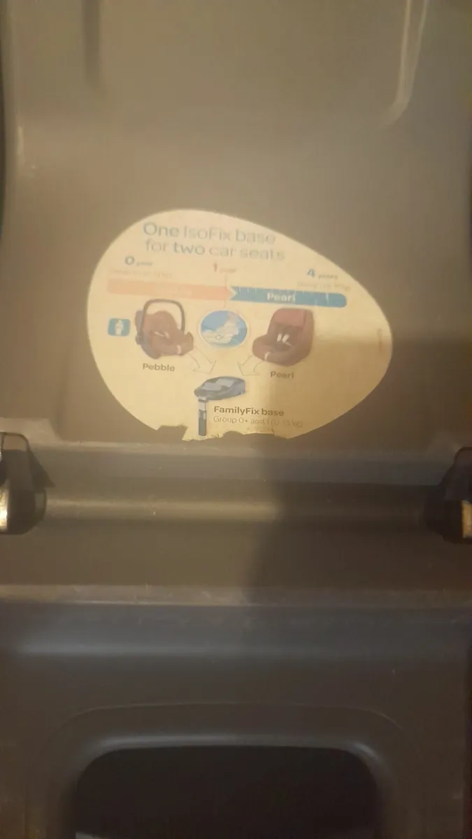 Maxi Cosi Isofix Car Seat Base - Image 2