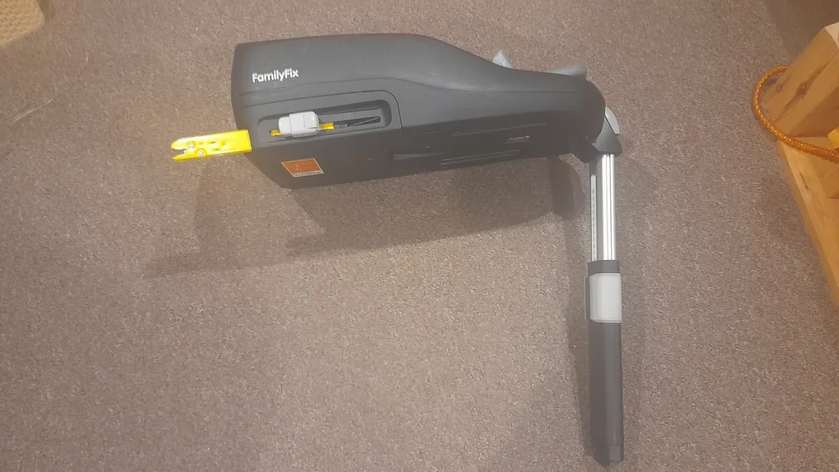 Maxi Cosi Isofix Car Seat Base - Image 3