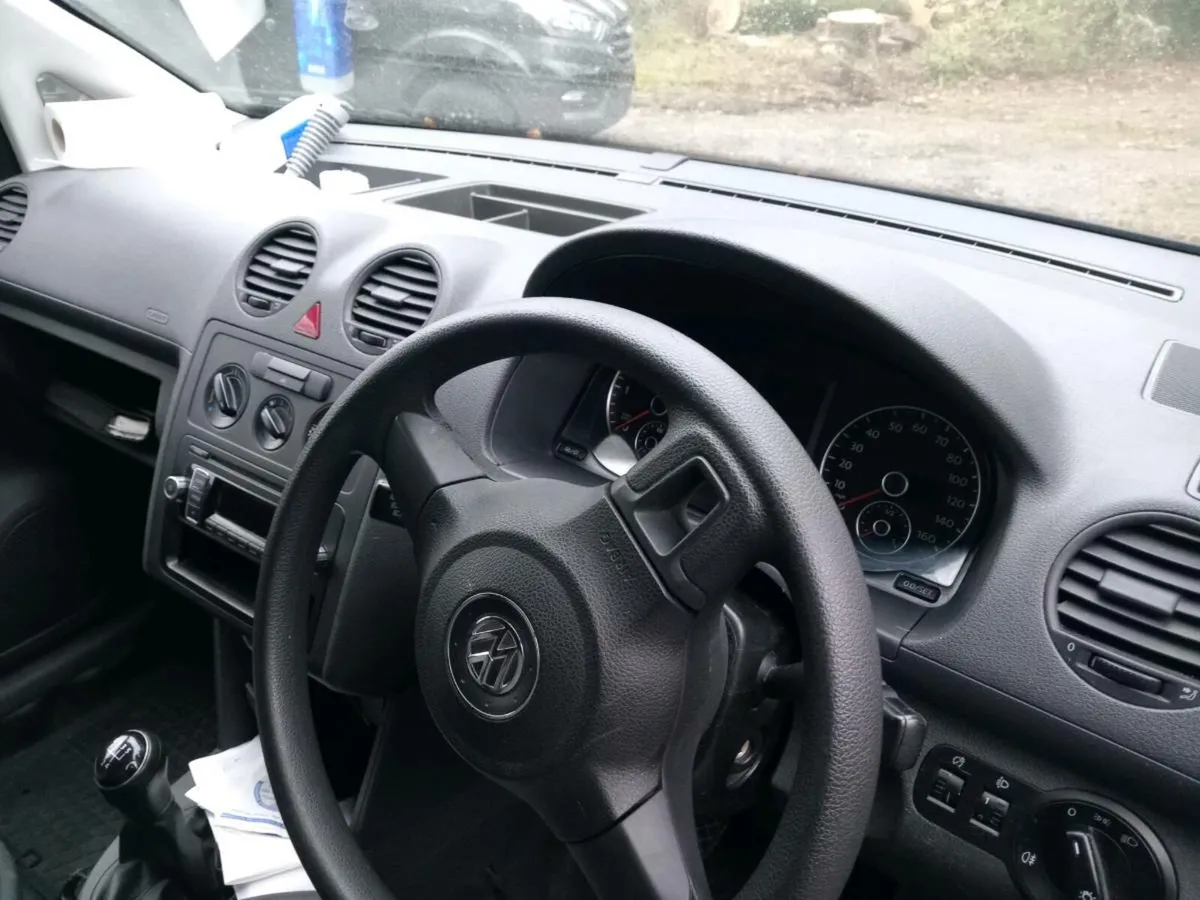 VW Caddy - Image 4