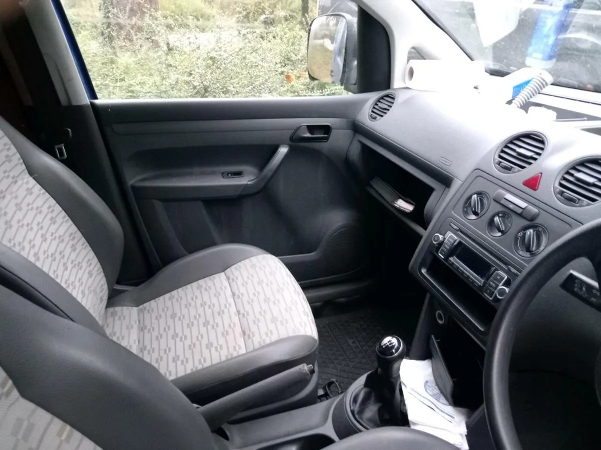 VW Caddy - Image 4