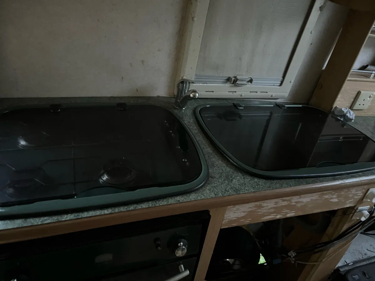 Caravan parts & windows - Image 1