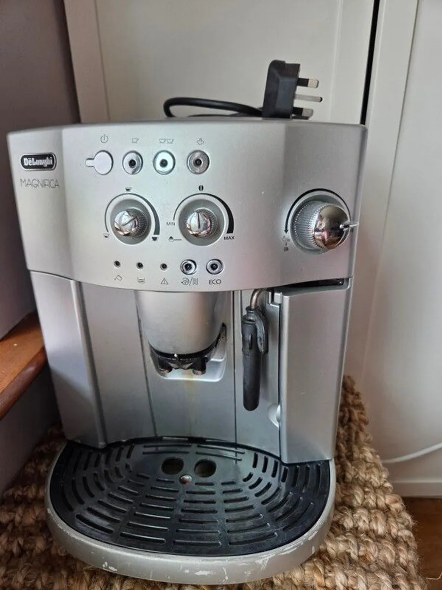 Bean to Cup Coffee Machine - Image 1