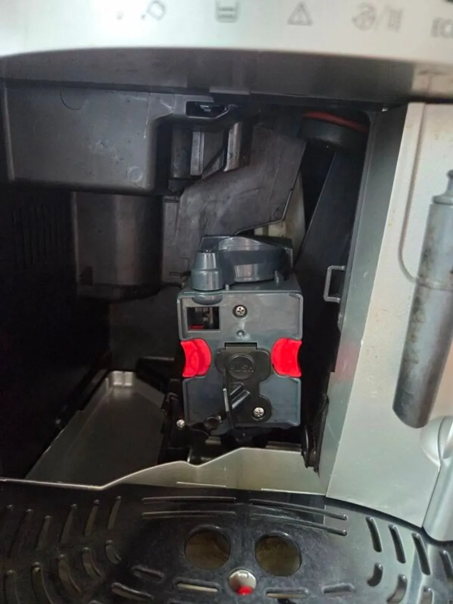 Bean to Cup Coffee Machine - Image 3