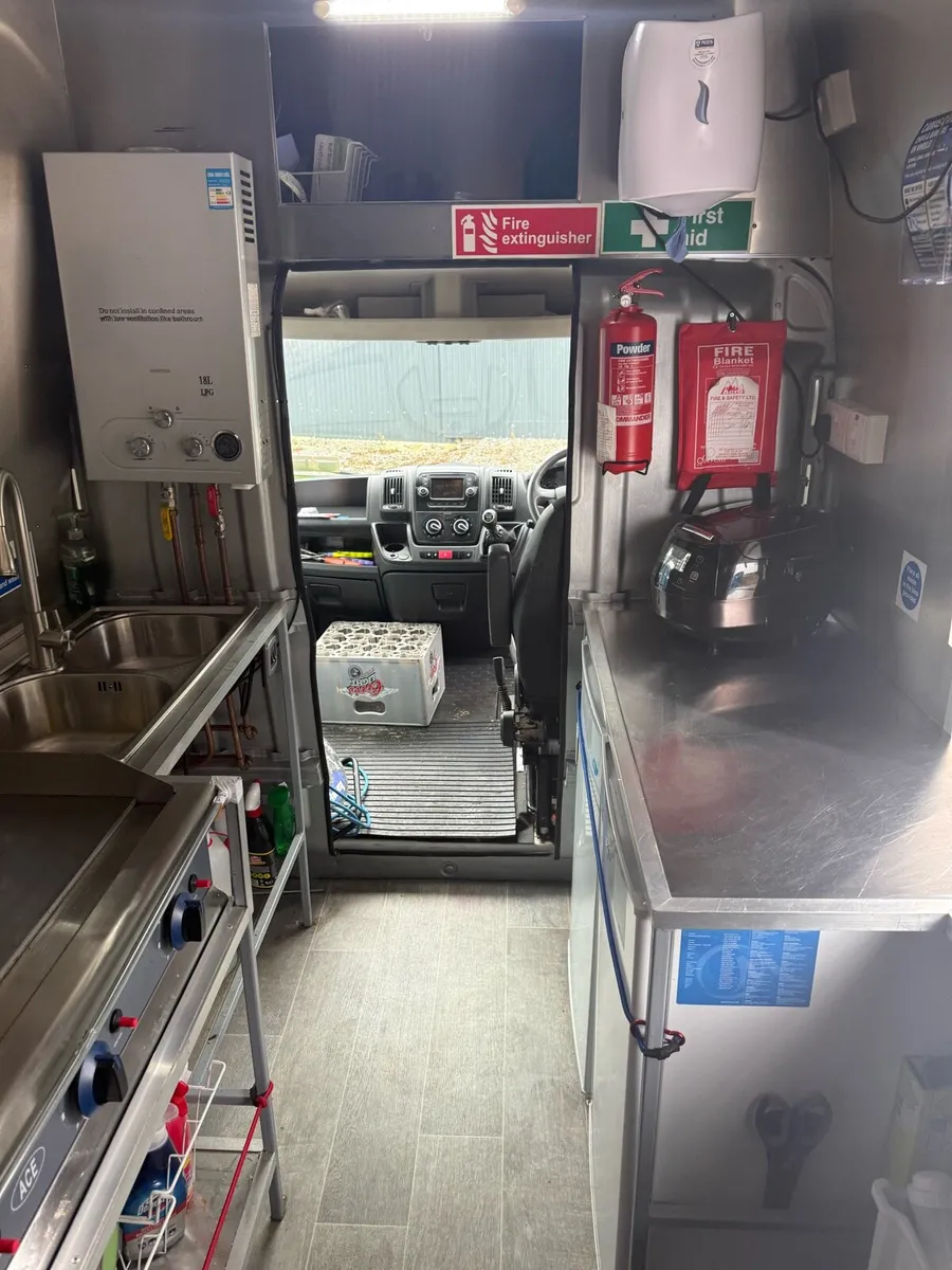 Catering fast food mobile wagon - Image 4