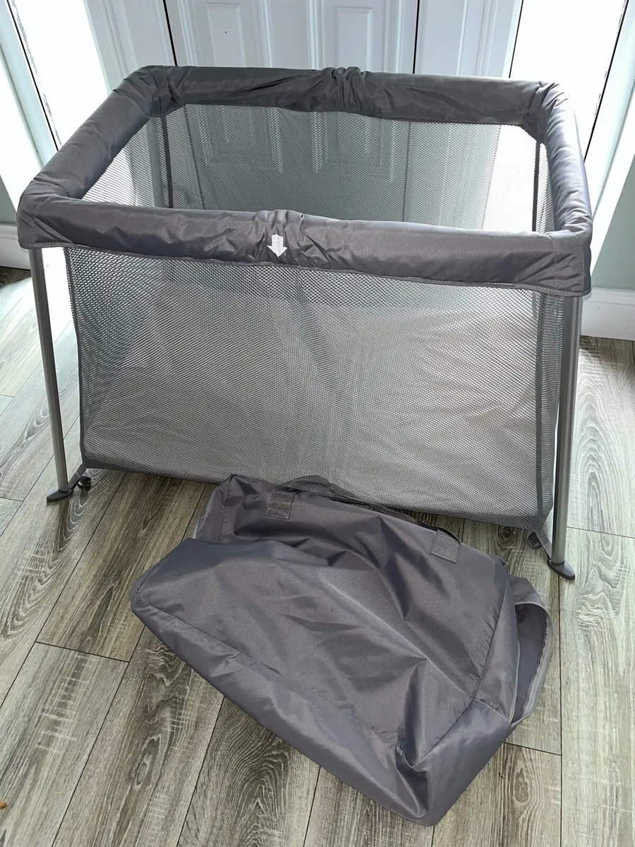 Travel cot - Image 4