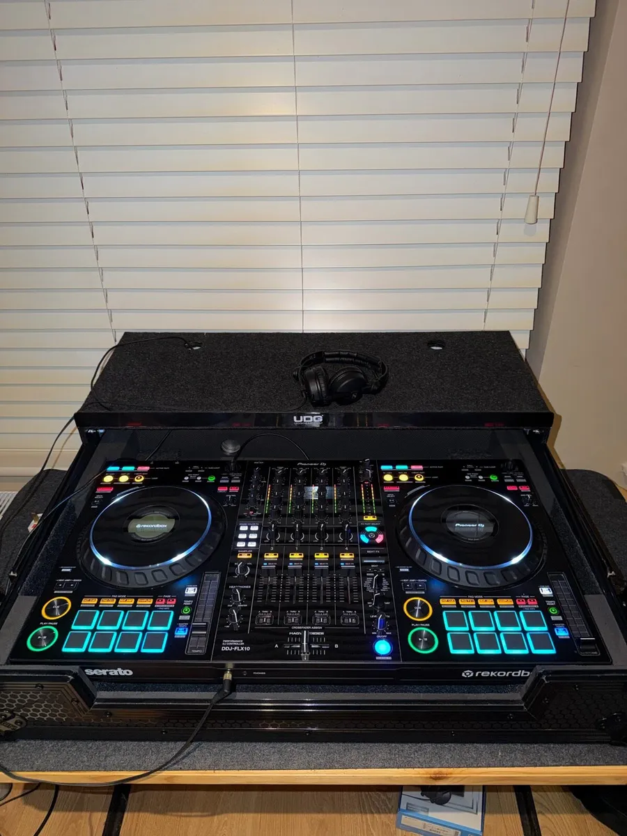 DJ Controller & Equipment (Pioneer DDJ FLX-10) - Image 1