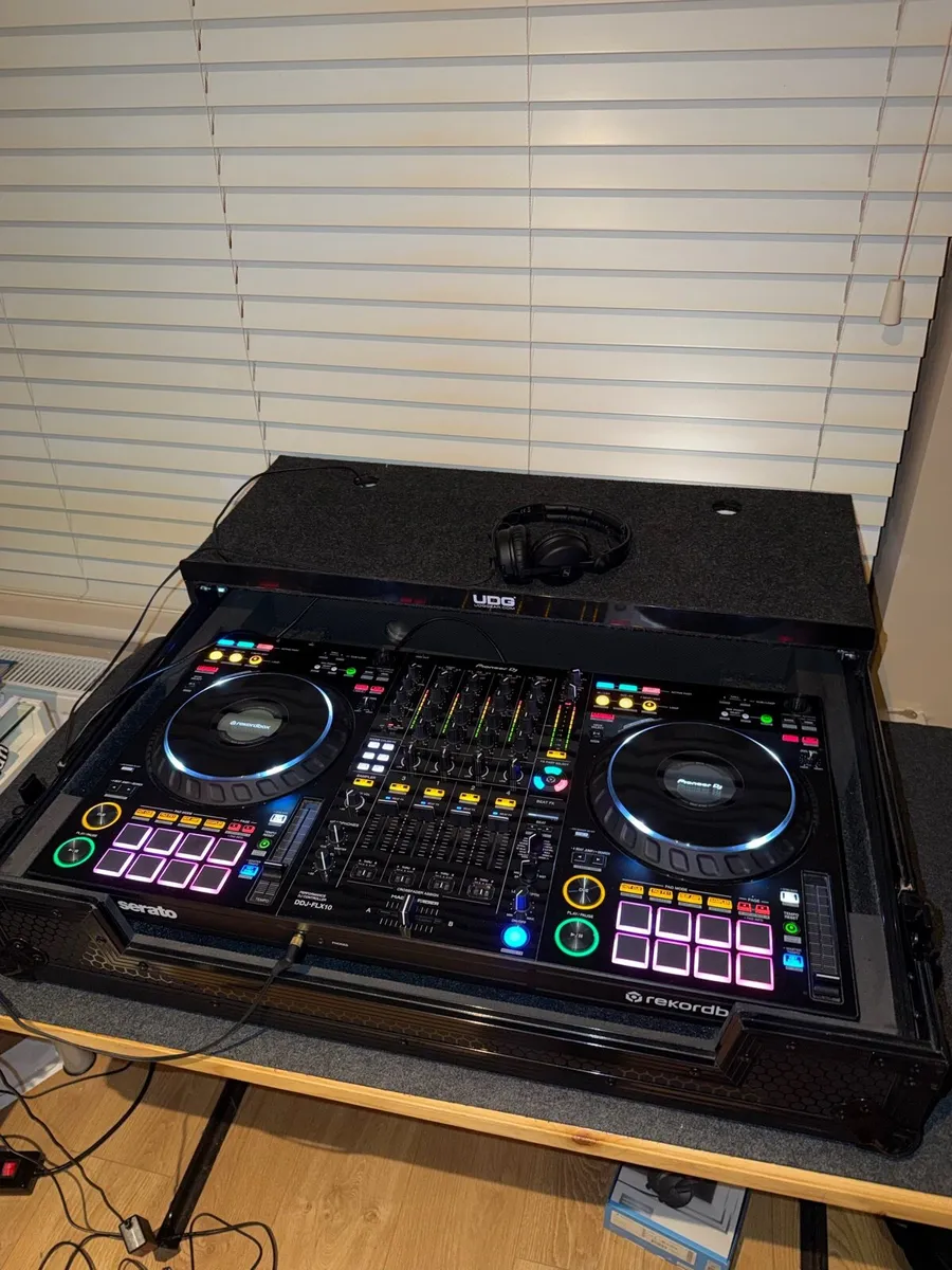 DJ Controller & Equipment (Pioneer DDJ FLX-10) - Image 2