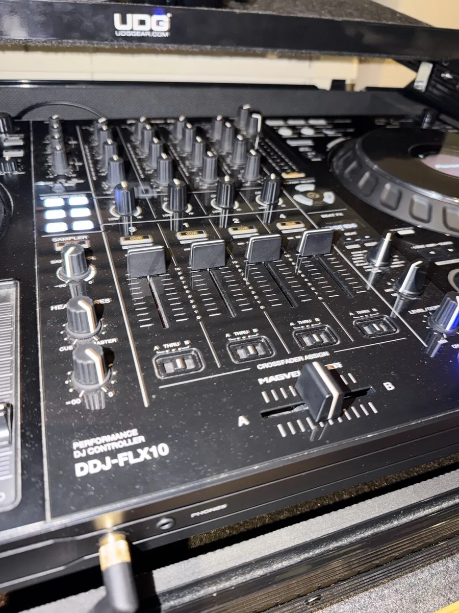 DJ Controller & Equipment (Pioneer DDJ FLX-10) - Image 3