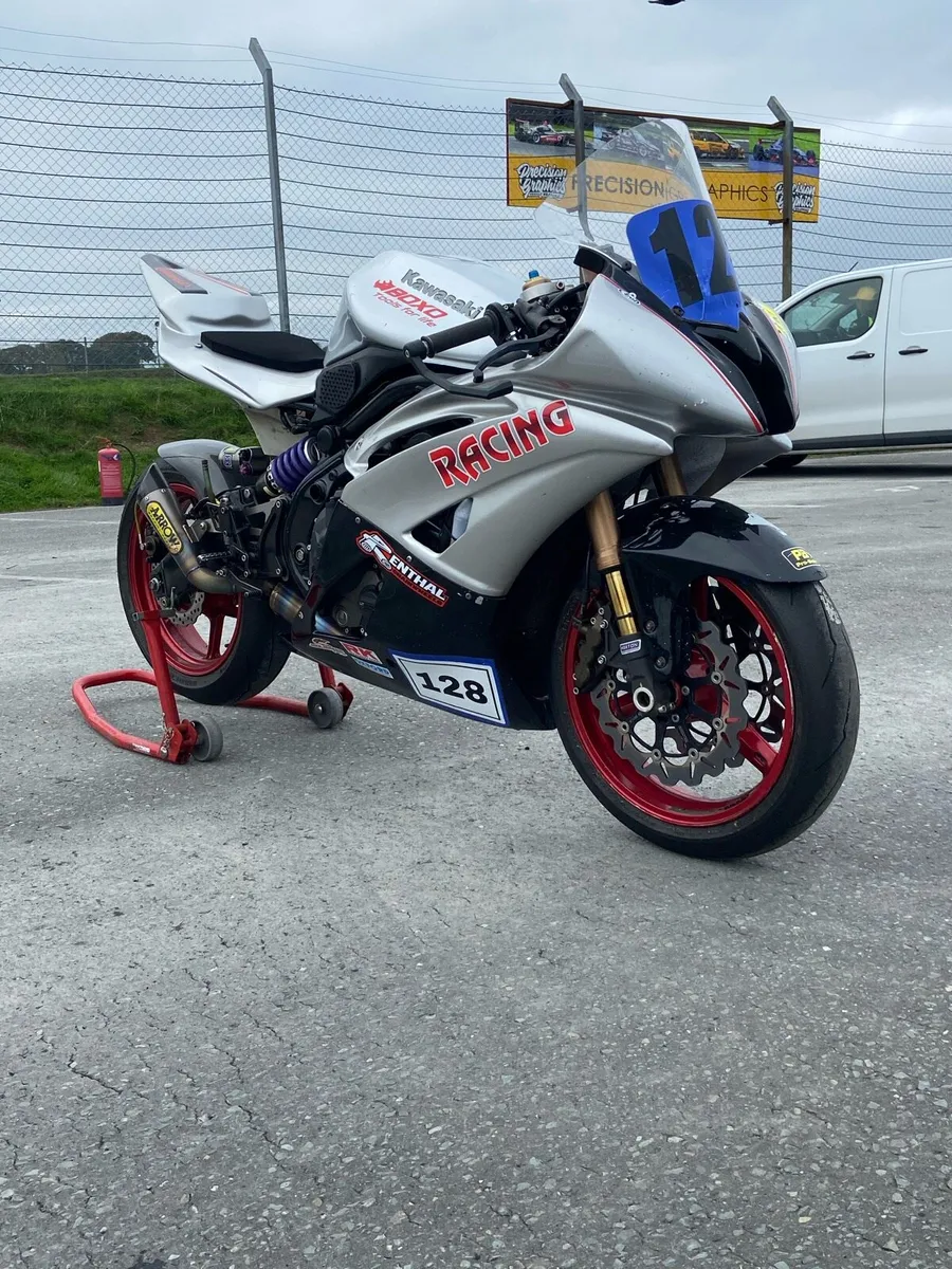 Kawasaki er6 track race super twin - Image 1