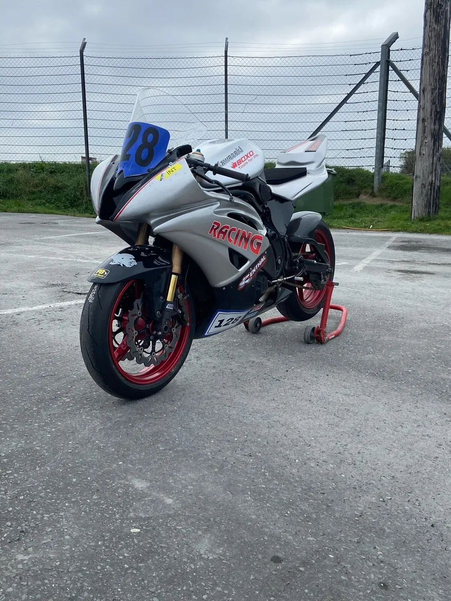 Kawasaki er6 track race super twin - Image 2