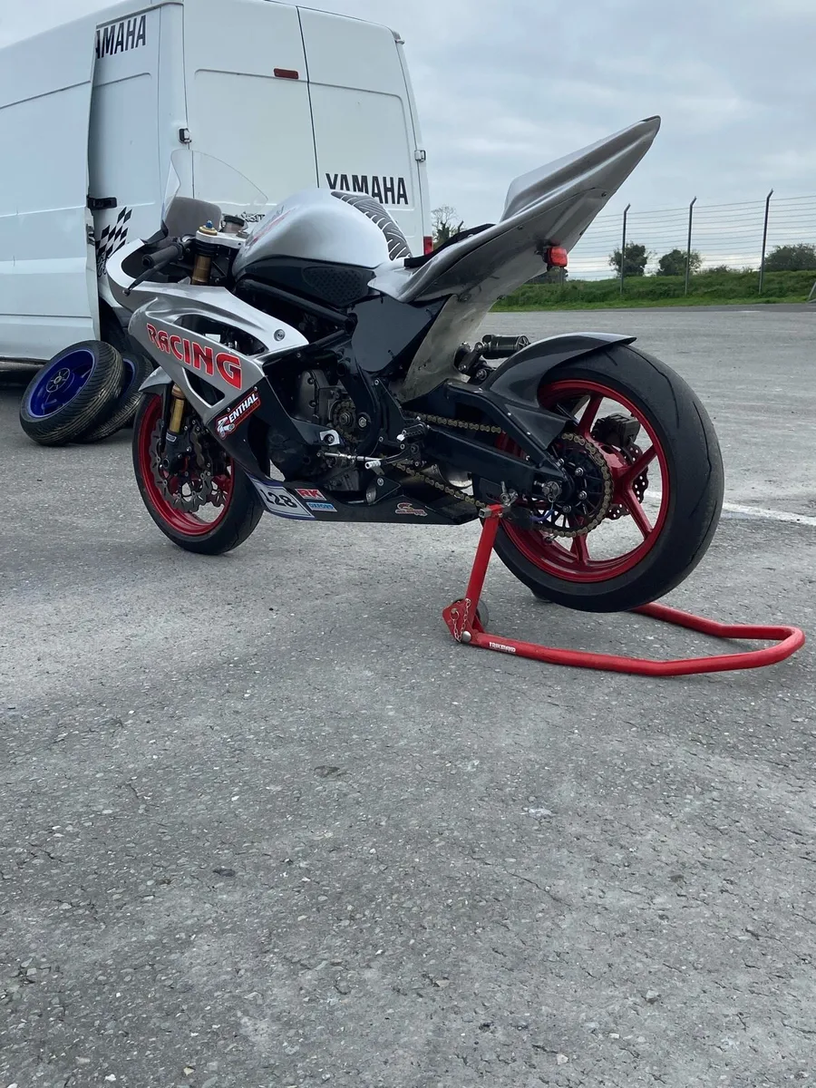 Kawasaki er6 track race super twin - Image 3