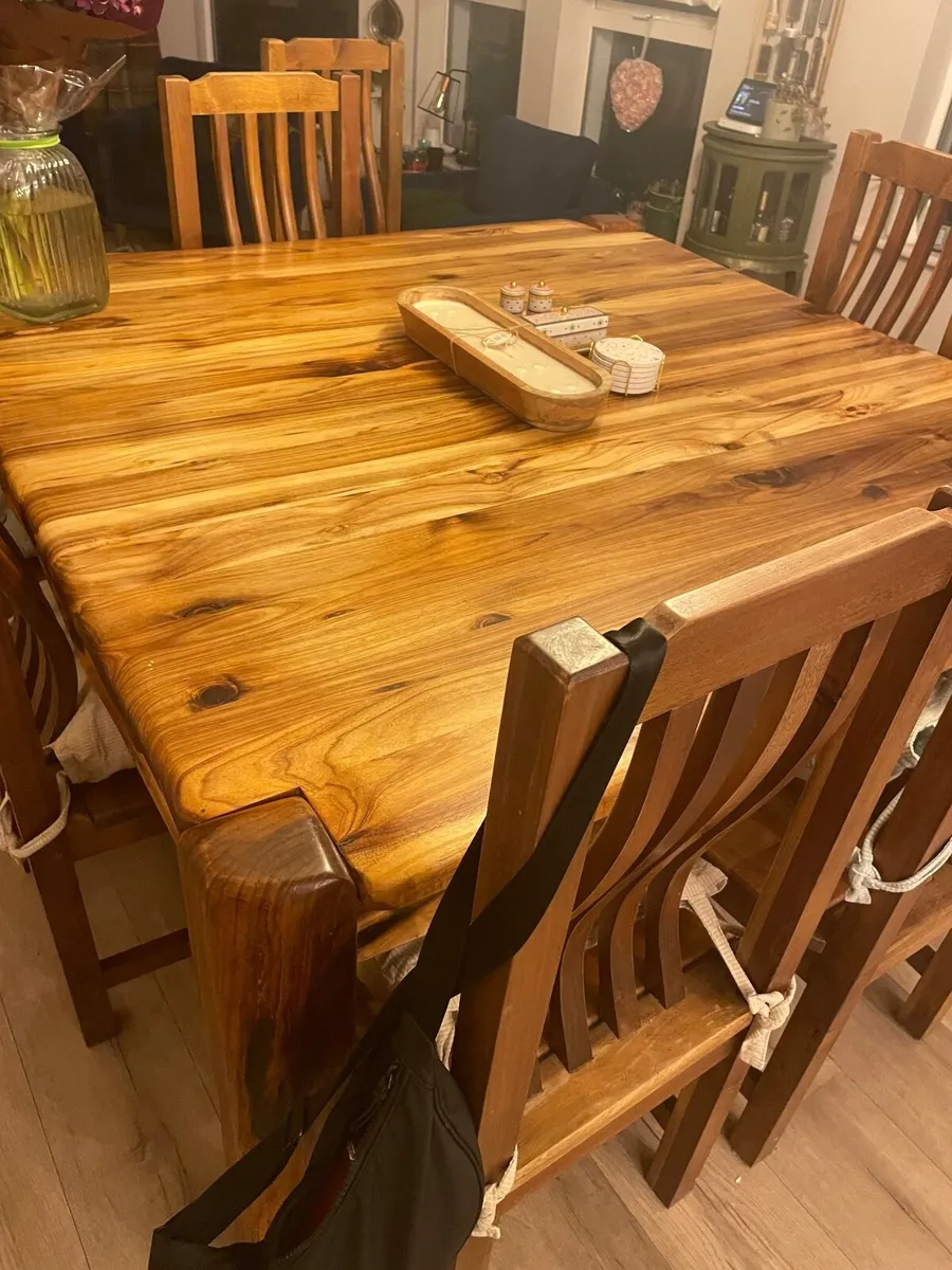 Dining table & 8 chairs - Image 1