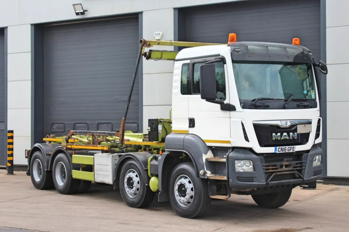 2016 MAN TGS 35-400 8X4 HOOK LOADER DRAW-BAR SPEC - Image 1