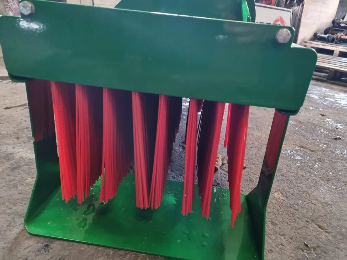 Heavy duty brush / sweeper - Image 3