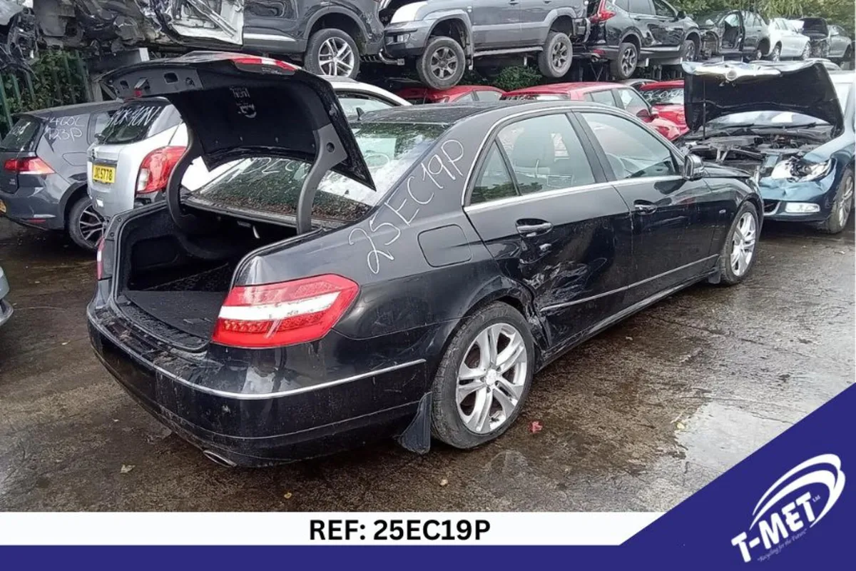 2009 MERCEDES E-CLASS BREAKING FOR PARTS - Image 4