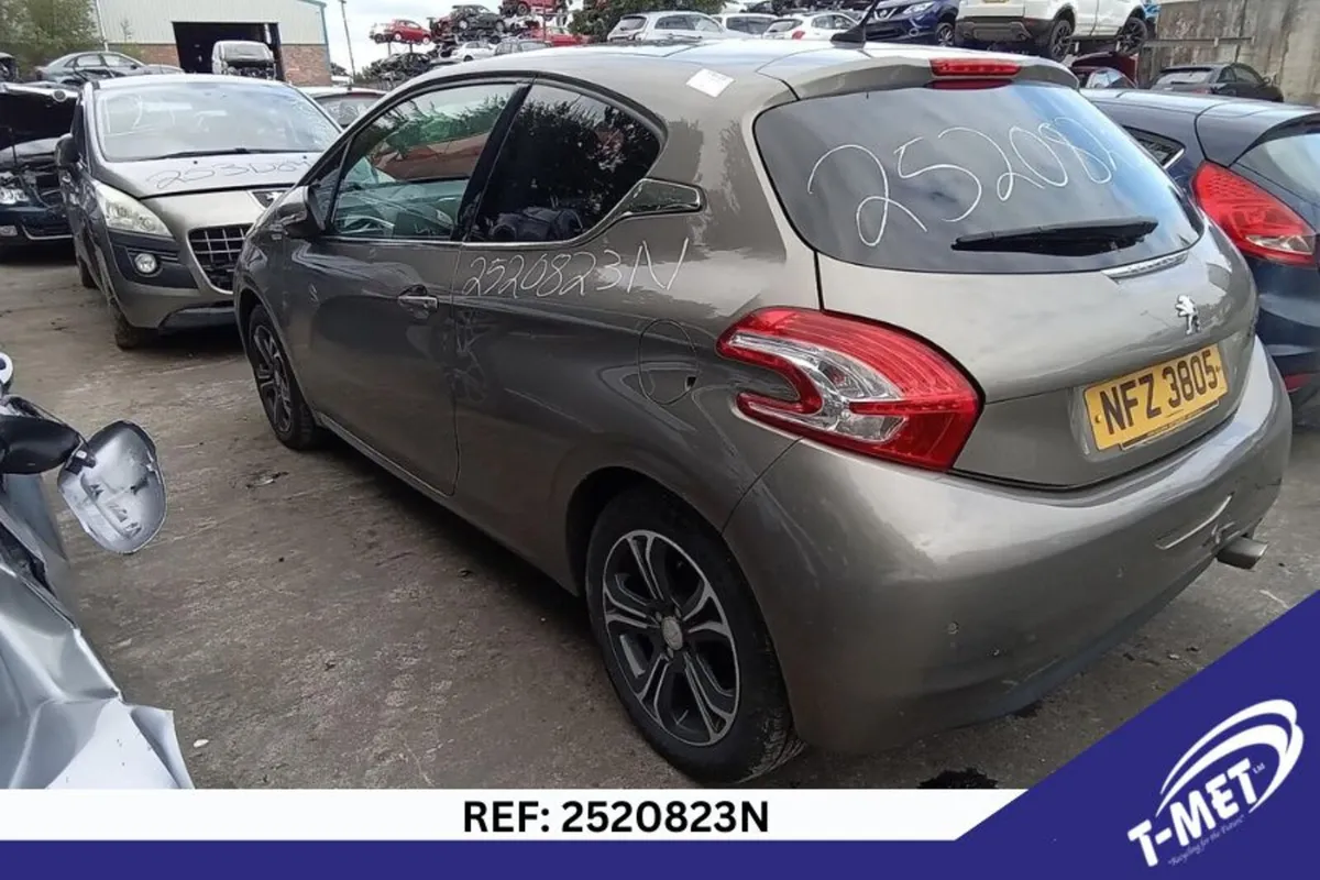 2013 PEUGEOT BREAKING FOR PARTS - Image 4