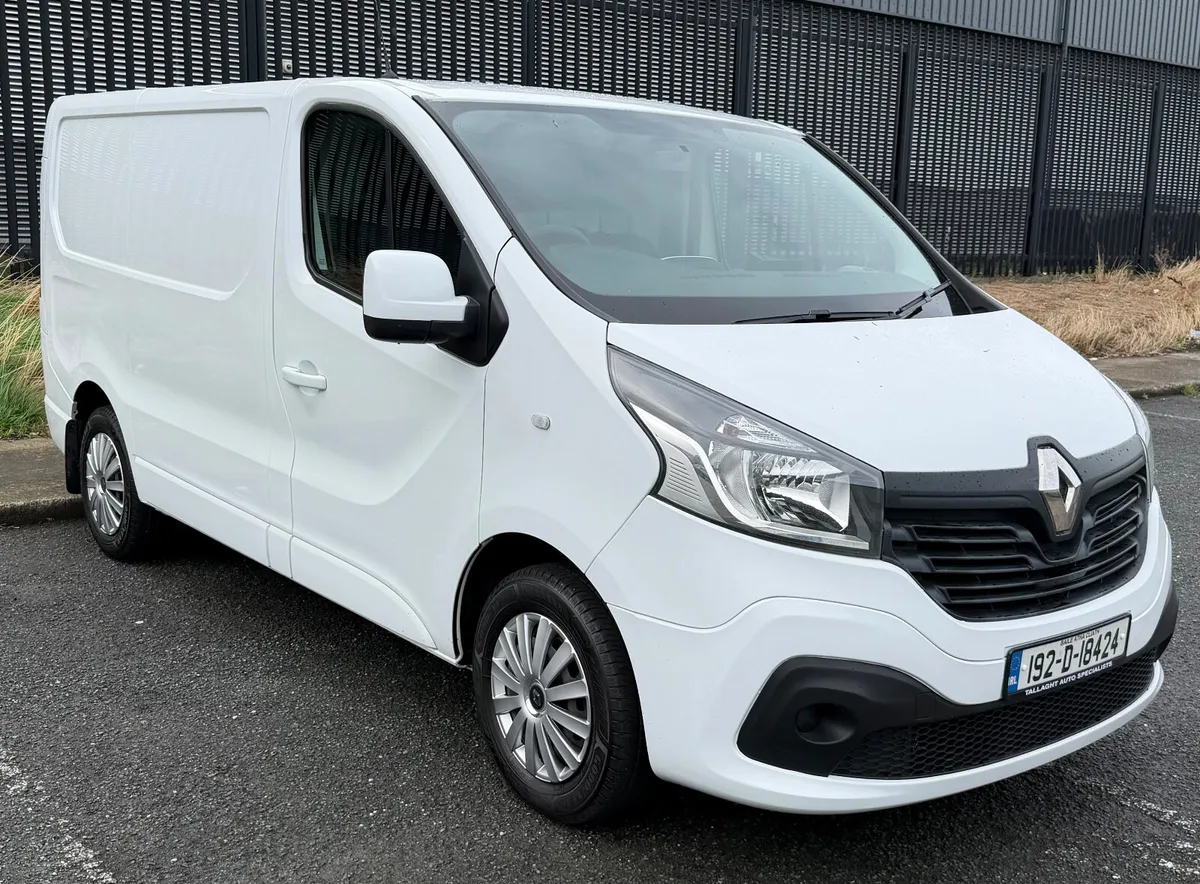 192 Renault Trafic Medium Wheel Base High Spec - Image 1