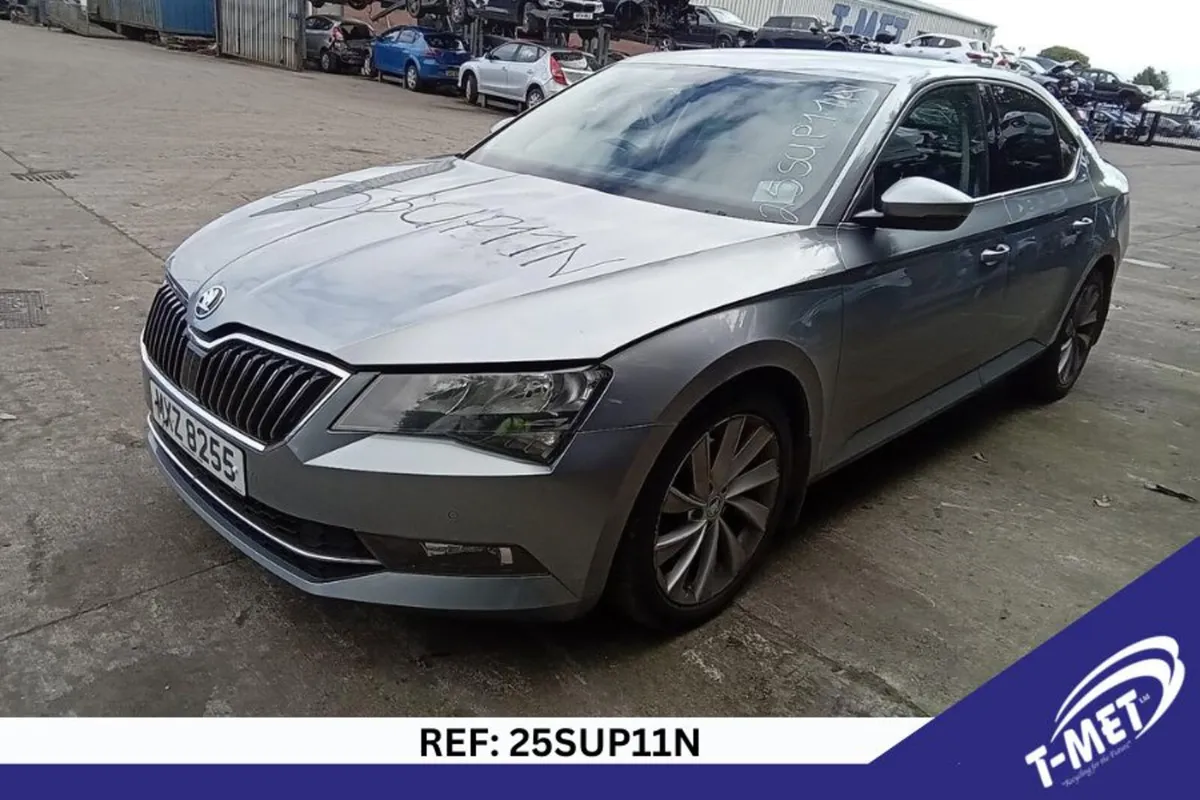 2019 SKODA SUPERB BREAKING FOR PARTS - Image 1