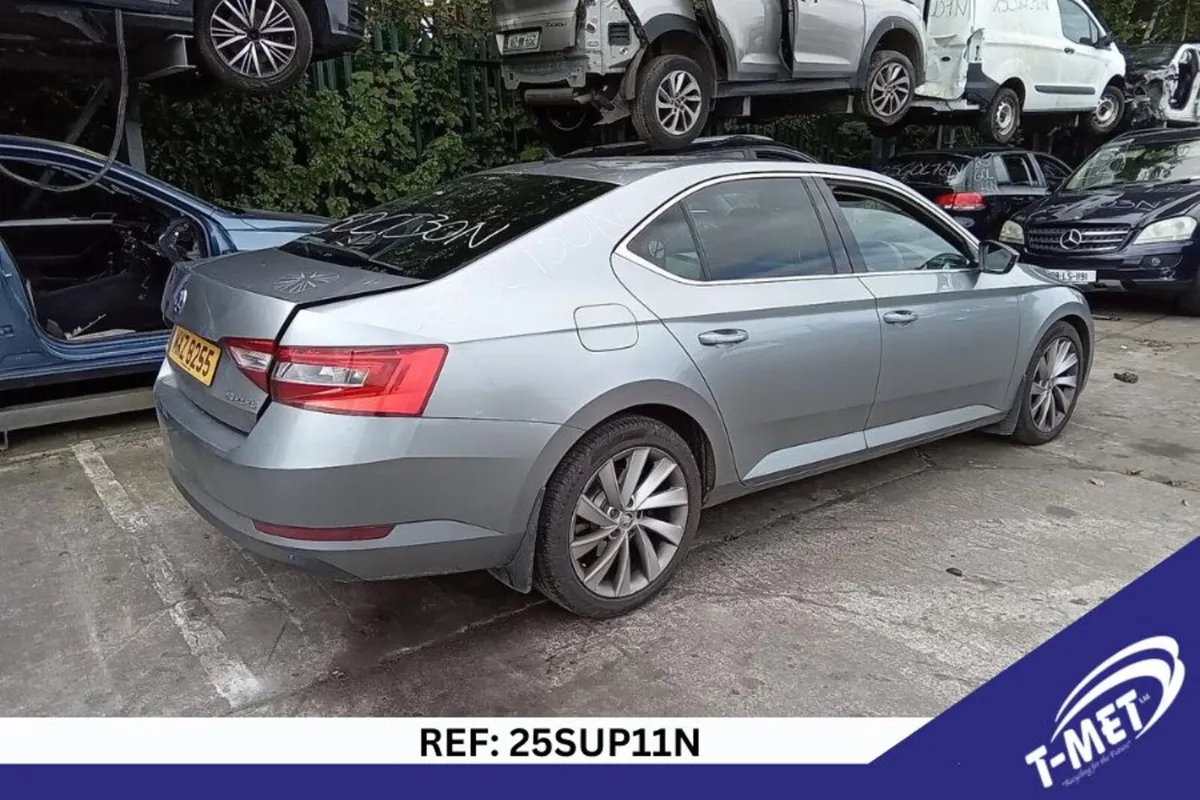 2019 SKODA SUPERB BREAKING FOR PARTS - Image 4