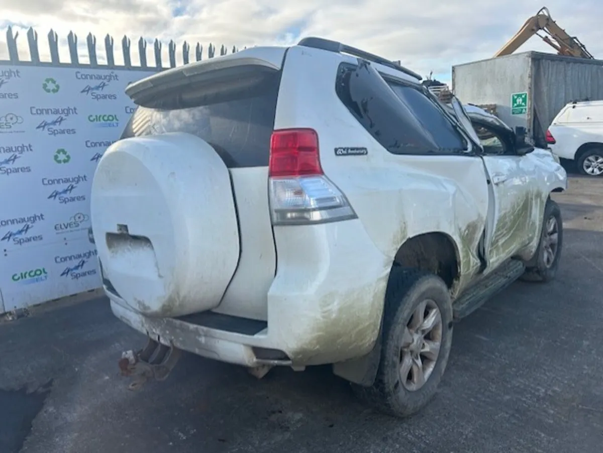 2011 TOYOTA LANDCRUISER JUST IN FOR BREAKING - Image 3