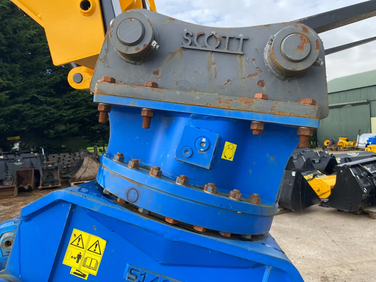 Reduced to Clear - Arden Grab S1402 - Image 2