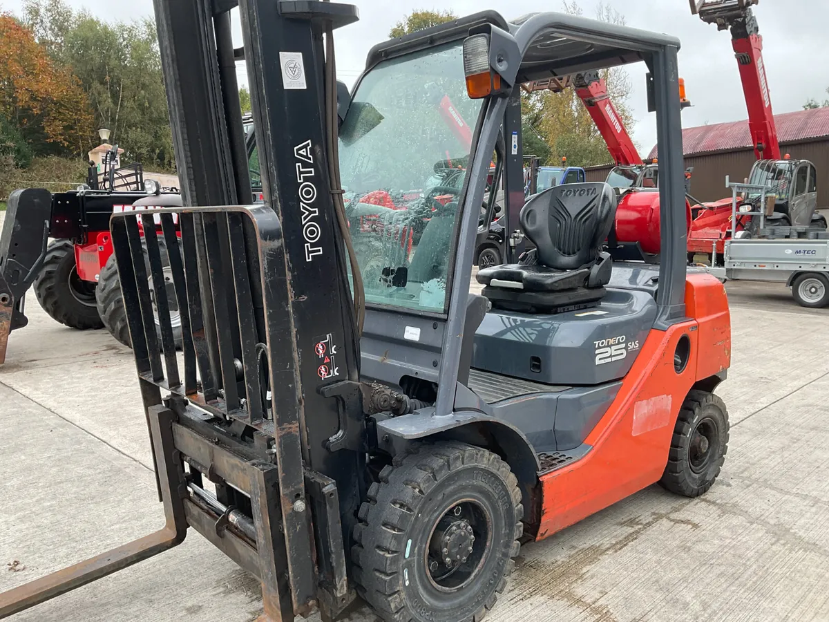 Toyota 02-8FGF25 Forklift - Image 2