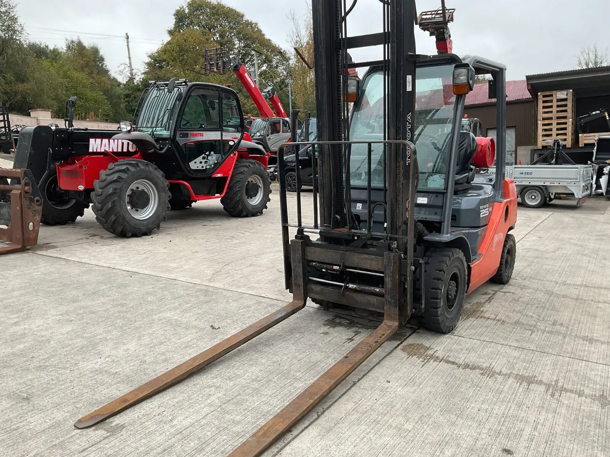 Toyota 02-8FGF25 Forklift - Image 3