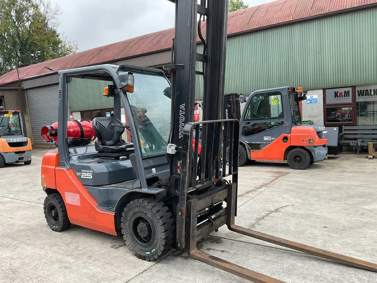 Toyota 02-8FGF25 Forklift - Image 4