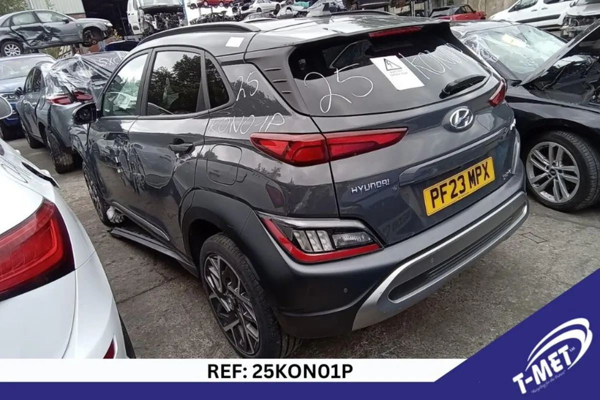 2023 HYUNDAI KONA BREAKING FOR PARTS - Image 3