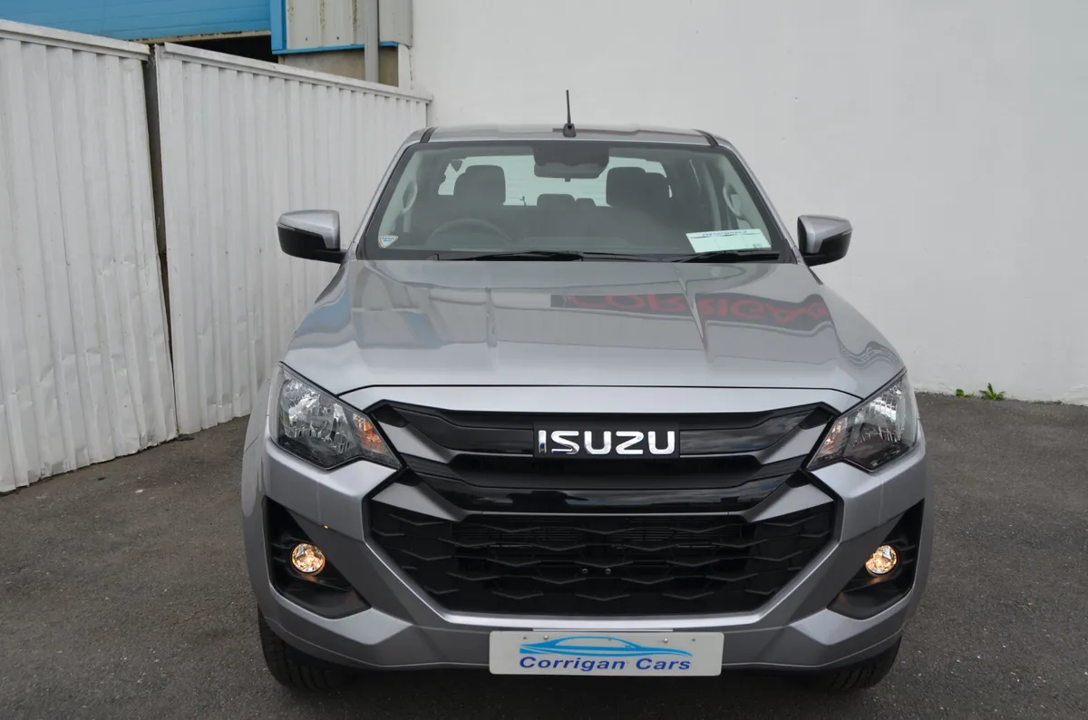 Full range of new Isuzu D Max's in stock for 2026 - Image 4