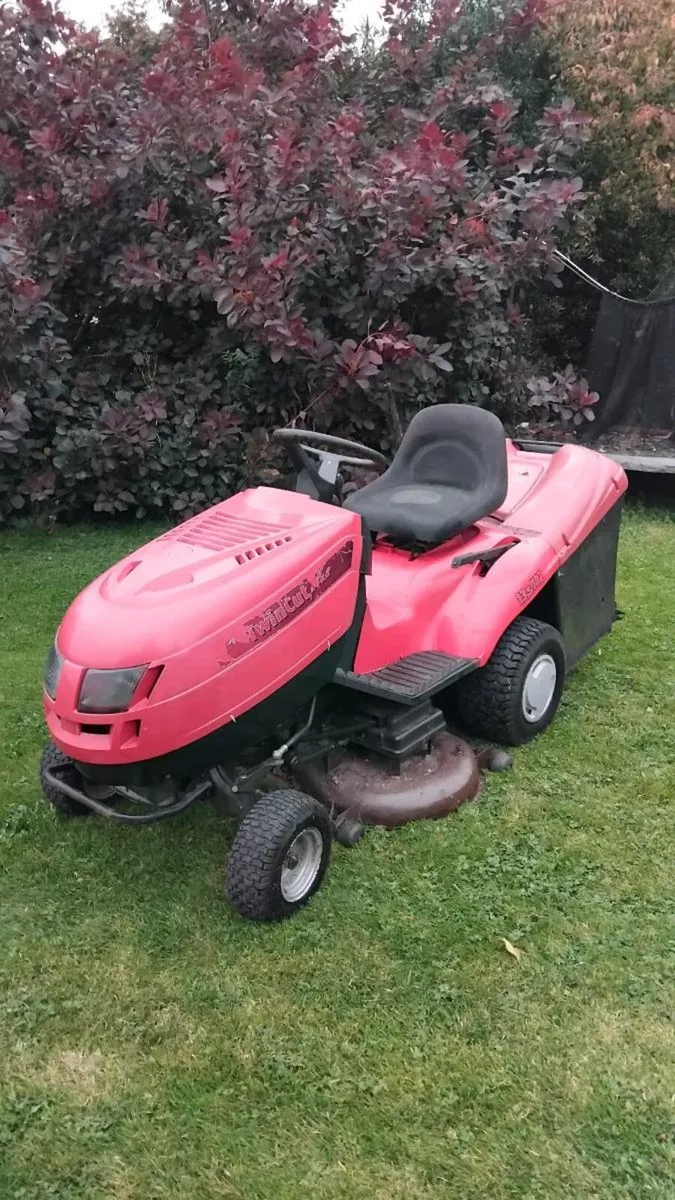 Castelgarden ride on mower - Image 2