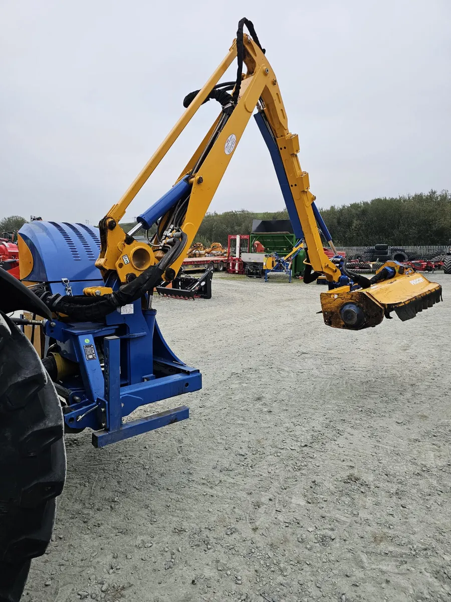 2023 Bomford Hawk 7m Hedge Cutter - €30,000 + VAT - Image 3
