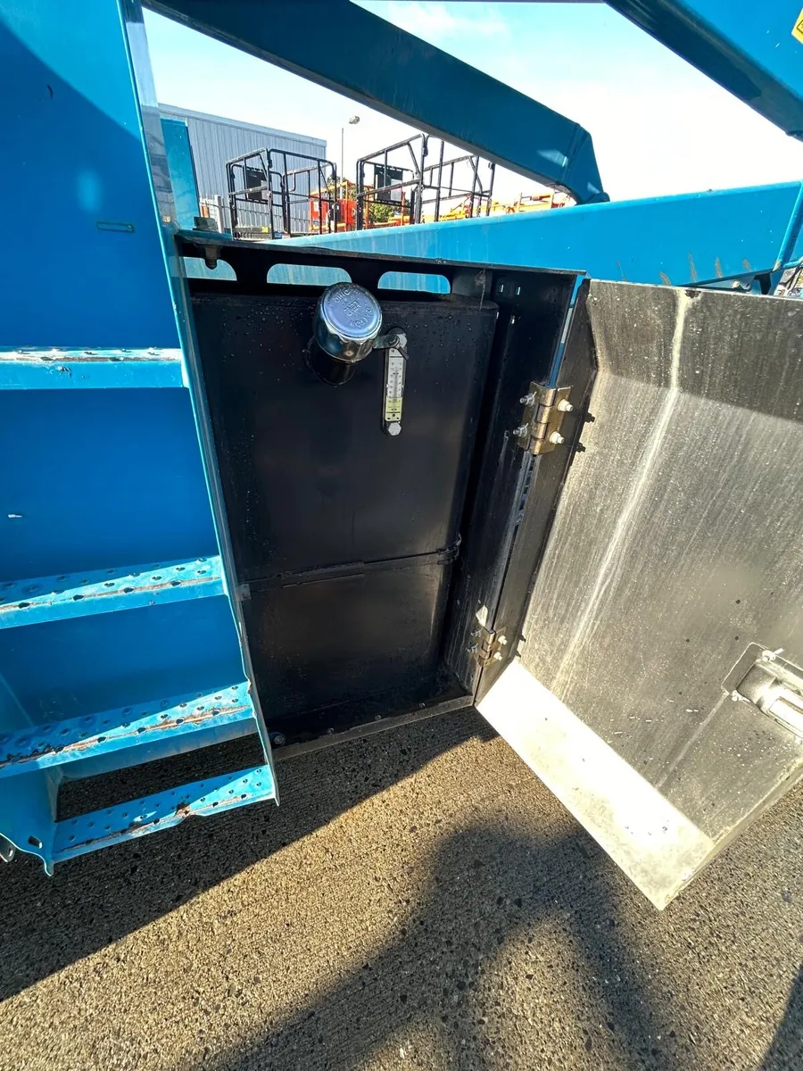 GENIE 5390RT DIESEL SCISSOR LIFT - Image 4