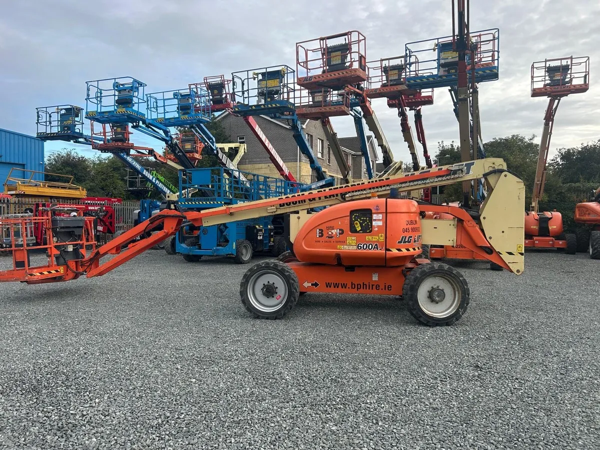 JLG 60FT BOOM LIFT - Image 1